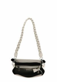 Sac bandoulière en cuir gris clair avec bandoulière tressée, fermeture éclair supérieure, poche intérieure zippée et finition extérieure lisse.