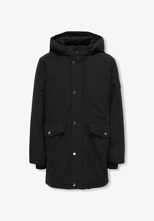 Parka noire à capuche avec fermeture éclair à l'avant, boutons-pression, deux poches avant et doublure intérieure douce. Présente une coupe droite et des manches longues.