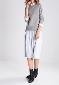 Superdry & Co Sweter