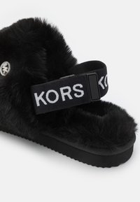 MICHAEL Michael Kors Chaussons - black