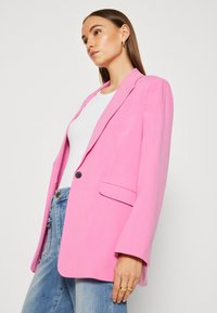b.young BYDANTA - Blézer - super pink