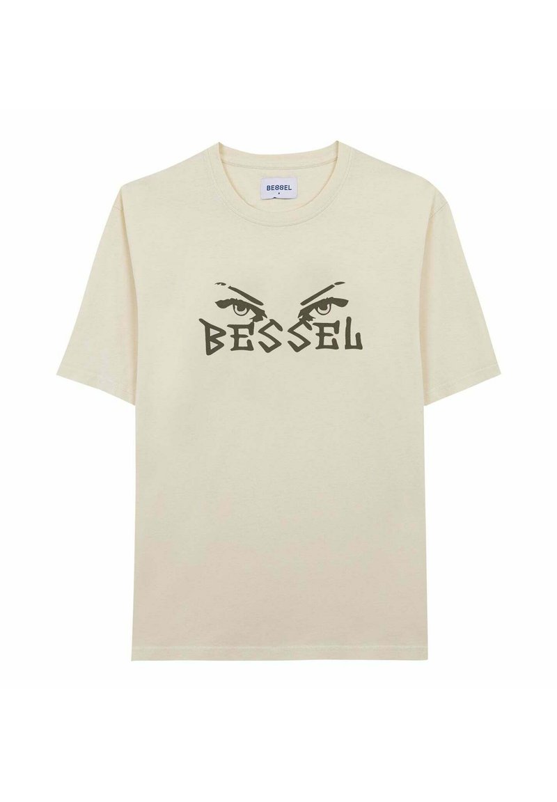 Camiseta de manga corta beige hecha de algodón con un diseño gráfico audaz de ojos encima de la palabra "BESSEL" en texto negro.