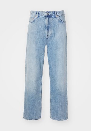 Lyseblå denimjeans med rett ben-design, med kontraststing, fem lommer og en klassisk knappestolpe.