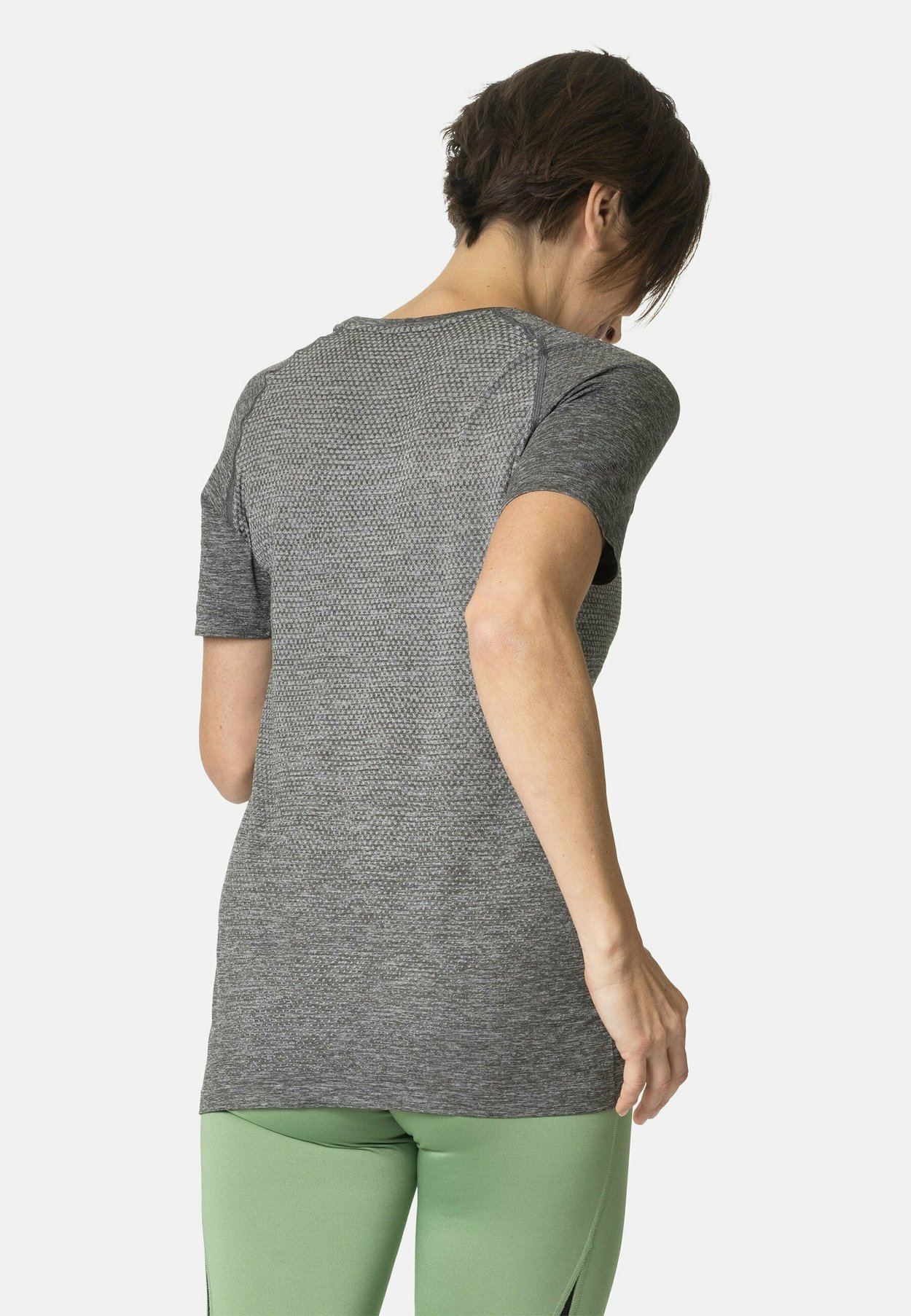 ESSENTIAL SEAMLESS