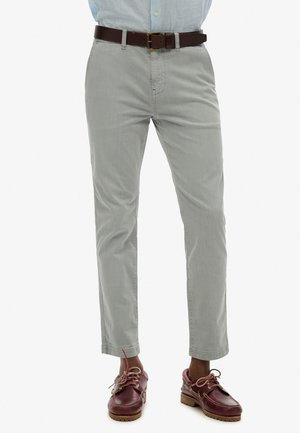 Superdry INTERNATIONAL - Chinos - silverview