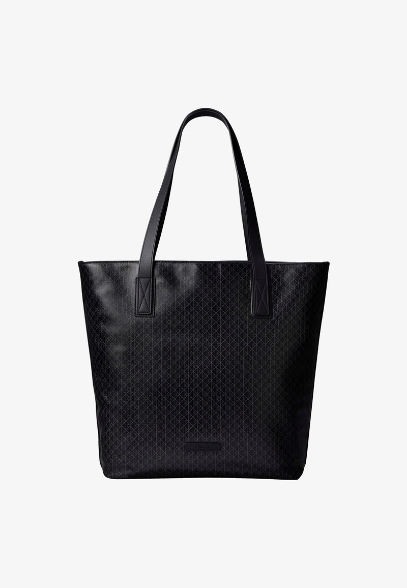Fekete válltáska két hosszú füllel, finom geometriai mintával, téglalap alakú és kis márkajelzéssel a táska alsó középső részén.