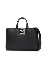 Bolso de mano de cuero negro con forma estructurada, asas cortas y una correa de hombro desmontable. Presenta un acento de hardware geométrico en tono dorado.