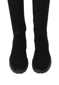 Schwarze Wildleder-Stiefel in kniehoher Höhe mit glatter Oberfläche, runder Zehenpartie, Gummisohle und seitlichen Dehnbereichen für ein einfaches Anziehen.