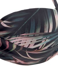 Haut de bikini noir avec un imprimé floral vert feuillage et rose. Tissu lisse avec un léger éclat et une conception structurée pour le soutien.