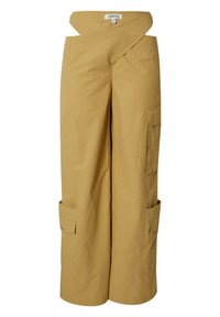 Beige, wijde cargo pants met een crossover taille. Voorzien van twee zijzakken en een soepele, lichte stof.
