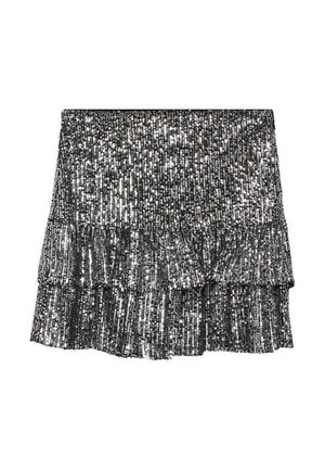 Černá a stříbrná flitrová mini sukně se třemi volánkovými vrstvami, která má lesklý, texturovaný povrch a pružný pas.