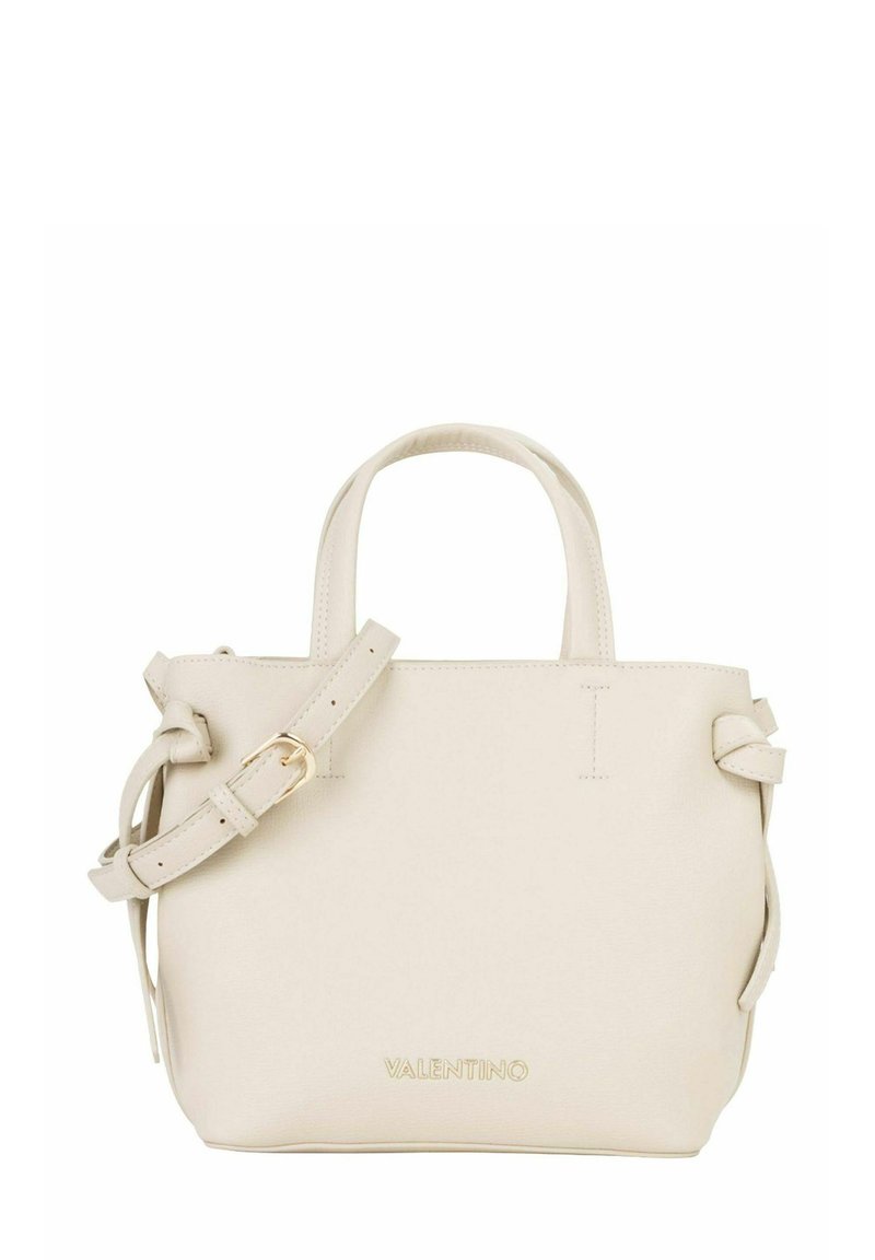 Borsa a mano in pelle color crema con doppi manici corti e tracolla regolabile. Presenta dettagli in metallo dorato e un logo del marchio sottile alla base.