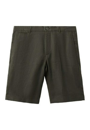 Dunkelolivgrüne, knielange Shorts mit Vorderknopf, Gürtelschlaufen und Seitentaschen vor weißem Hintergrund.