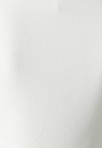 ONLY Petite ONLKIKA VNECK - Basic póló - cloud dancer