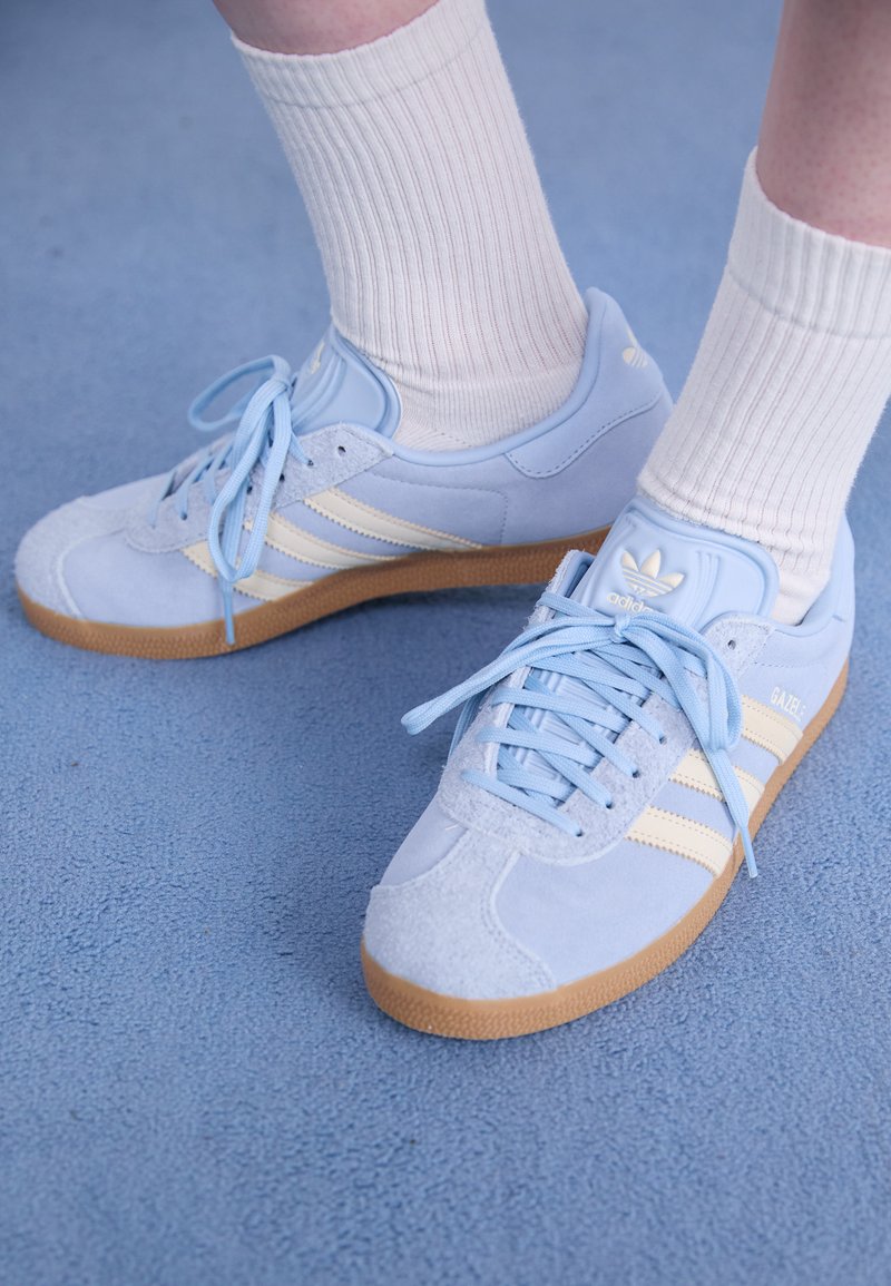 adidas gazelle silver green womens adidas Gazelle ADV Wonder White/Blue/Gum 11 main image 0