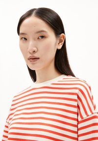ARMEDANGELS FRANKA STRIPE - Maglietta a manica lunga - poppy red undyed
