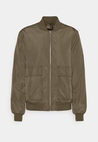 Olivově zelená bomber bunda, saténový povrch, zapínání na předním zipu, ribbovaný límec, manžety na rukávech, dvě přední kapsy se cvokovými knoflíky.