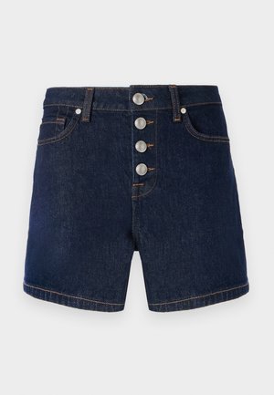Mørke denimshorts med høyt liv, med fem metal knapper, to frontlommer og oransjefarget søm langs kanten og sømmene.