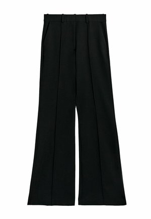 Juodos, plačios, aukštu liemeniu kelnės su priekinėmis klostėmis ir šoninėmis kišenėmis, skirtos formaliai ar verslo aprangai.