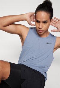 Nike Performance HYVERSE TANK - Top - ashen slate/black