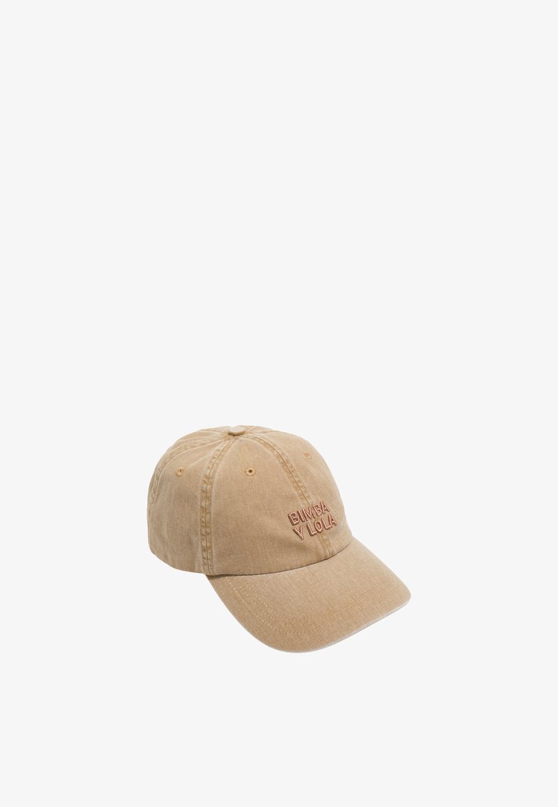 Gorra de béisbol beige de algodón con visera curva y texto bordado "BIMBA Y LOLA" en el panel frontal.