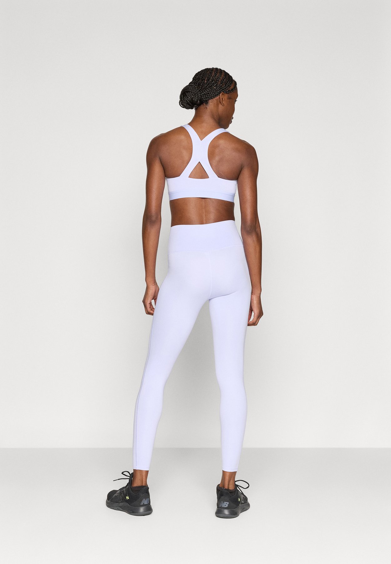 ESSENTIAL HIGH RISE LEGGING