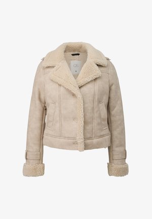 Veste en fausse fourrure beige avec fermeture à boutons, large col, poches à rabat et sangles aux poignets, avec doublure en peluche au col et aux poignets.