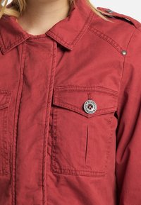 DreiMaster Giacca da mezza stagione - red