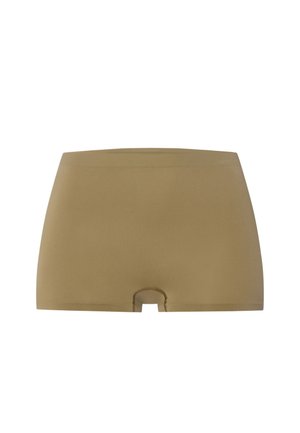 Béžové dámské bezešvé boyshort spodní prádlo s vysokým pasem a jemným stehem v rozkroku na bílém pozadí.