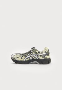 ASICS SportStyle GEL CUMULUS 16 SSCB SIGNATURE SERIES CECILIE BAHNSEN UNISEX - Tenisice - ivory/black