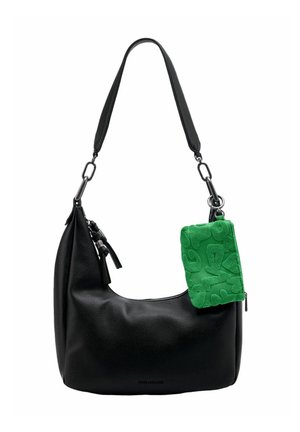 Sac à bandoulière en cuir noir avec pochette verte texturée détachable attachée par anneau métallique et clips.