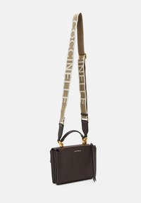 Coccinelle ARLETTIS SIGNATURE - Rokassoma - fondant brown