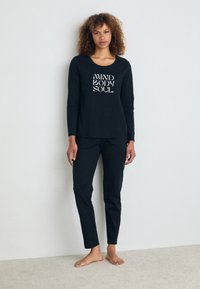 Triumph SET - Pyžamová sada - black