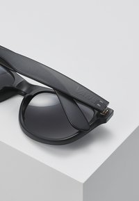 Vans MN SPICOLI 4 SHADES - Gafas de sol - black