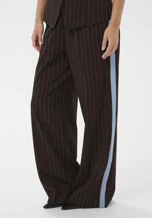 Pantalons larges à rayures fines marron foncé avec une bande latérale bleu clair et taille haute. Tissu lisse avec une légère brillance. Ajusté à la taille.