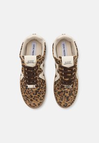 Steve Madden ESCAPADE - Tenisky - brown