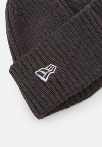 New Era NEW TRADITIONS BEANIE UNISEX - Muts - grey/white