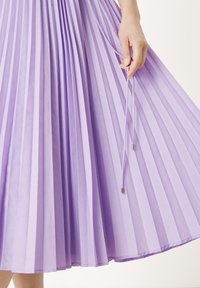 s.Oliver BLACK LABEL Freizeitkleid - lavender