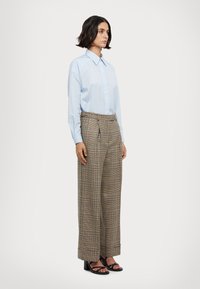 Paul & Joe PANTALON - Trousers - beige