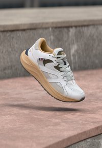 Sélectionné, white