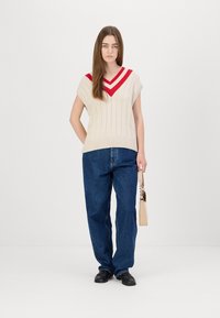 GANT CONTRAST V NECK VEST - Vest - cream