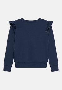 Sudadera de manga larga azul marino con detalles de hombros rizados, escote tipo barco y puños y dobladillo acanalados.