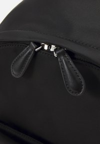 KARL LAGERFELD IKON MEDIUM - Ryggsekk -  black