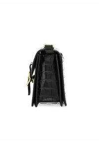 Czarna torebka z ekoskóry o krokodylim wzorze, z złotymi akcentami i usztywnionym kształtem; posiada boczną klapę i zamknięty top.