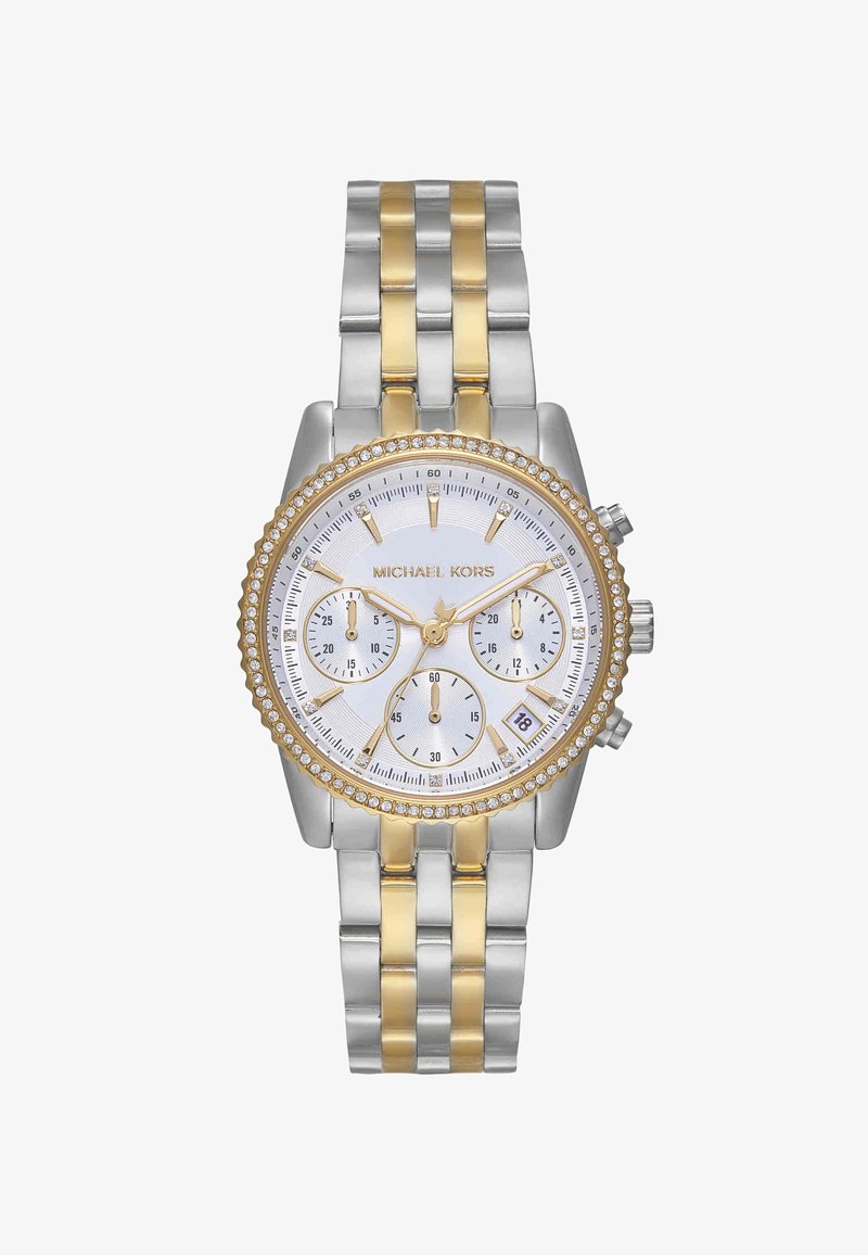 Tweekleurig zilveren en gouden Michael Kors polshorloge met kristallen bezette bezel, witte wijzerplaat, drie subdials en datumvenster op 4 uur.