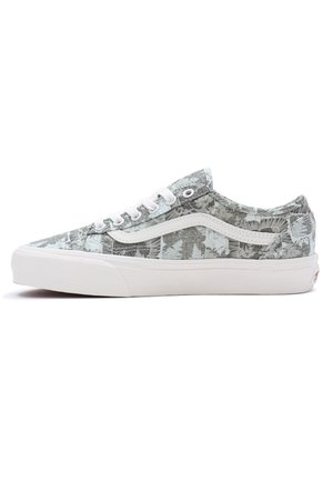 Sneakers - olive