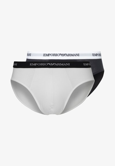 To par med herrebokser i hvit og mørk grå, laget av myk bomull og med kontrastfargede elastiske midjebånd med Emporio Armani-logo.