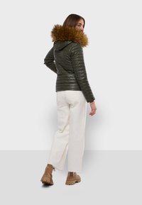 Oakwood FURY - Daunenjacke - khaki