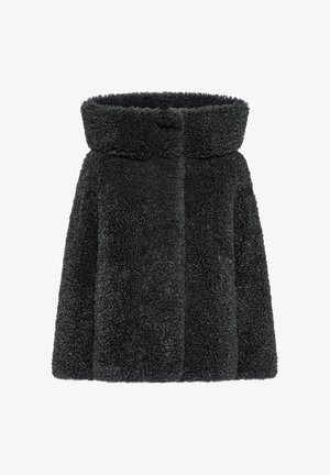 Giacca in pile nera sovradimensionata con collo alto, caratterizzata da un esterno texturizzato e morbido e chiusura frontale. Design semplice, senza hardware visibile.