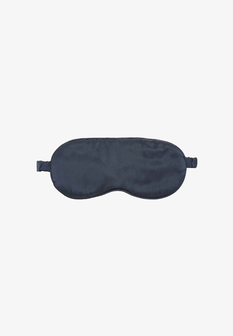 Masque de sommeil en tissu noir doux avec des sangles élastiques conçu pour bloquer la lumière pour un sommeil réparateur.